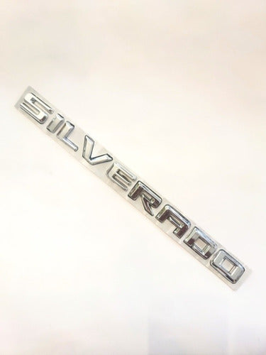 Emblema Letra Chevrolet Silverado 2017-2021 Cromado
