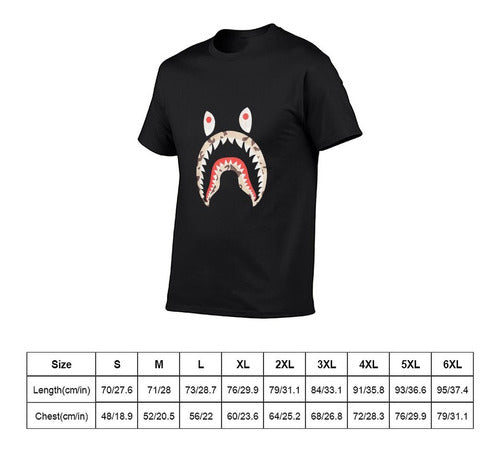 Un Mono De Baño Tiburón Para 2 Hombres Camiseta