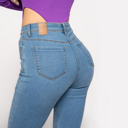 Jeans Seven Pantalón Acampanado Levanta Pompa Dama 6042stme