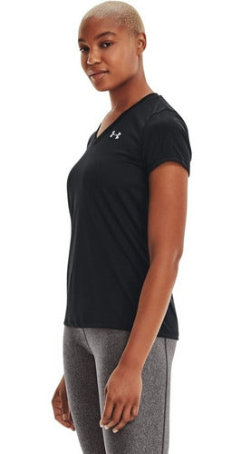 Playera Under Armour Mujer Fitted Tech Cuello V