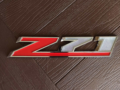 2 Emblemas Z71 Silverado Cheyenne Sierra Puertas Salpicadera