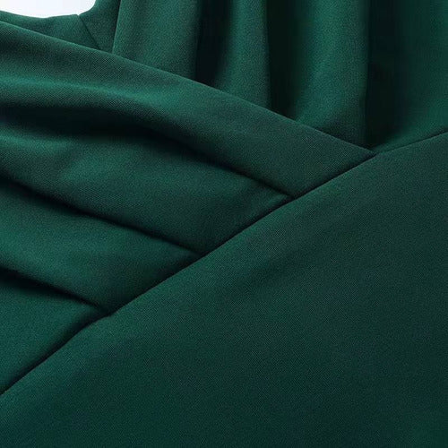 Vestido Elegante Verde Oscuro Con Hombros Descubiertos