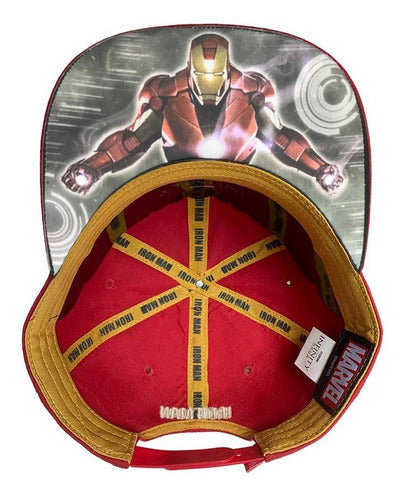 Gorra Iron Man Con Placa Metálica Dorada Marvel Im21062101