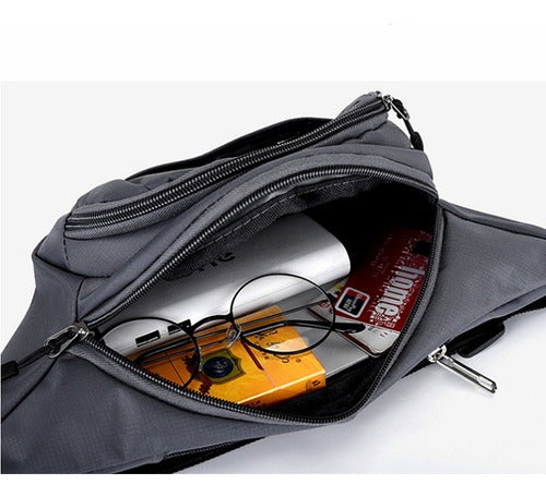 Black Waterproof Waist Bag Suitable For Sports Use